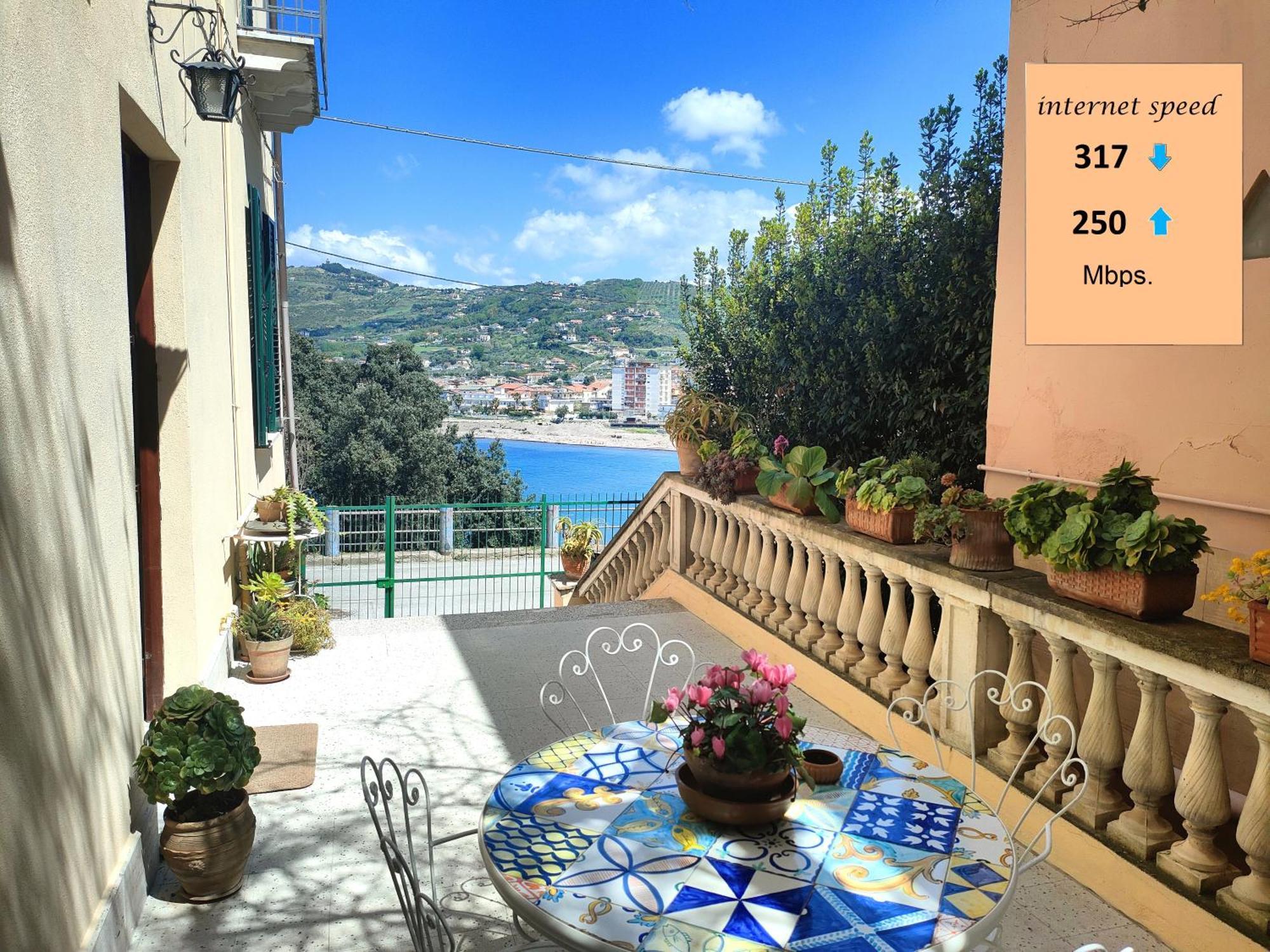 Panoramic Apartments In Villa In Center "The Beach And The Cliff" 1 Agropoli Exterior photo